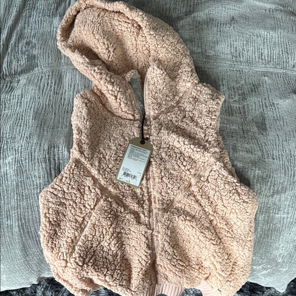 Women’s Prana Pink Puffer Vest Cozy and Stylish - Picture 3 of 3